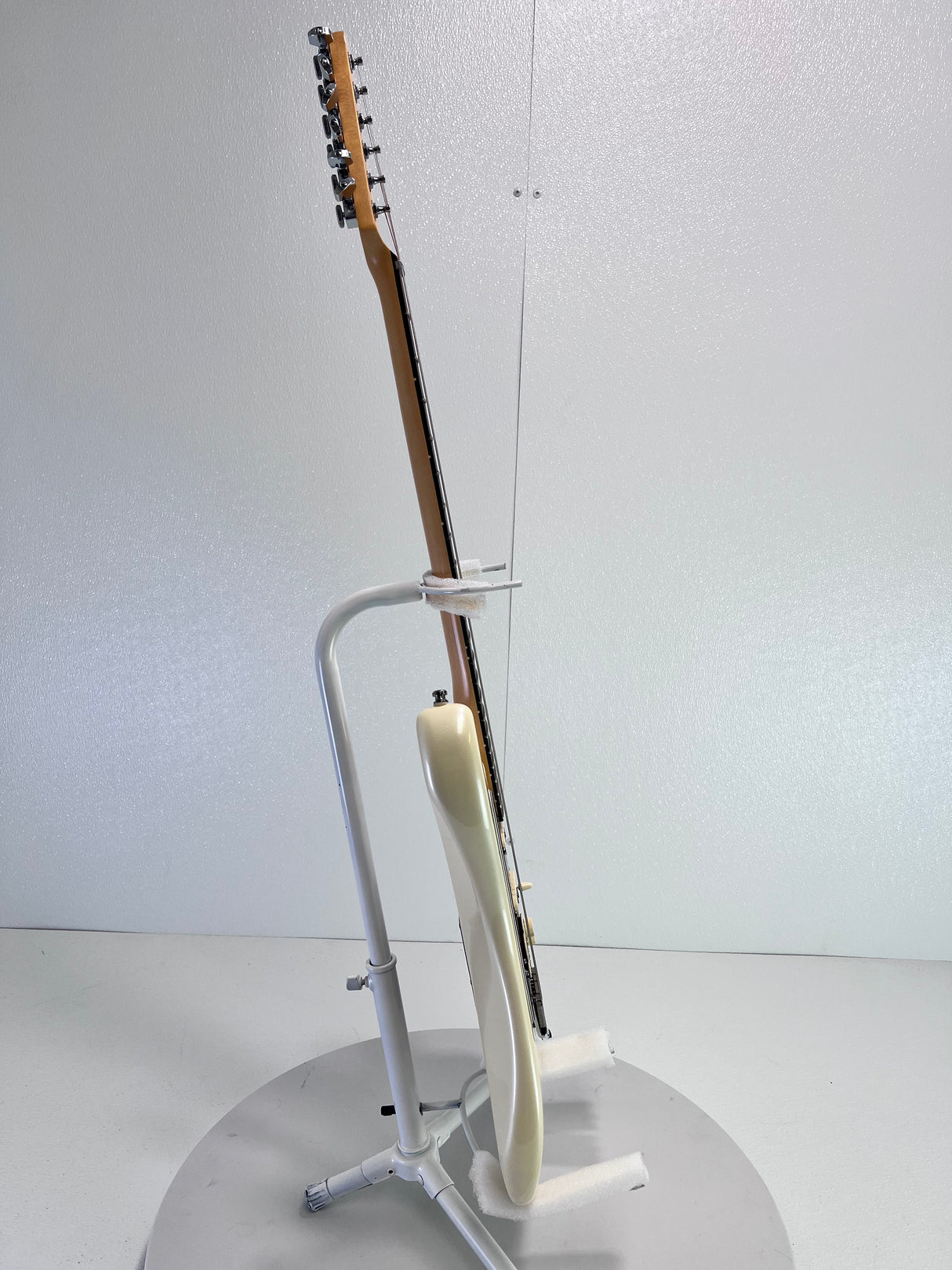 Used Fender American Stratocaster HSS Olympic White 2011