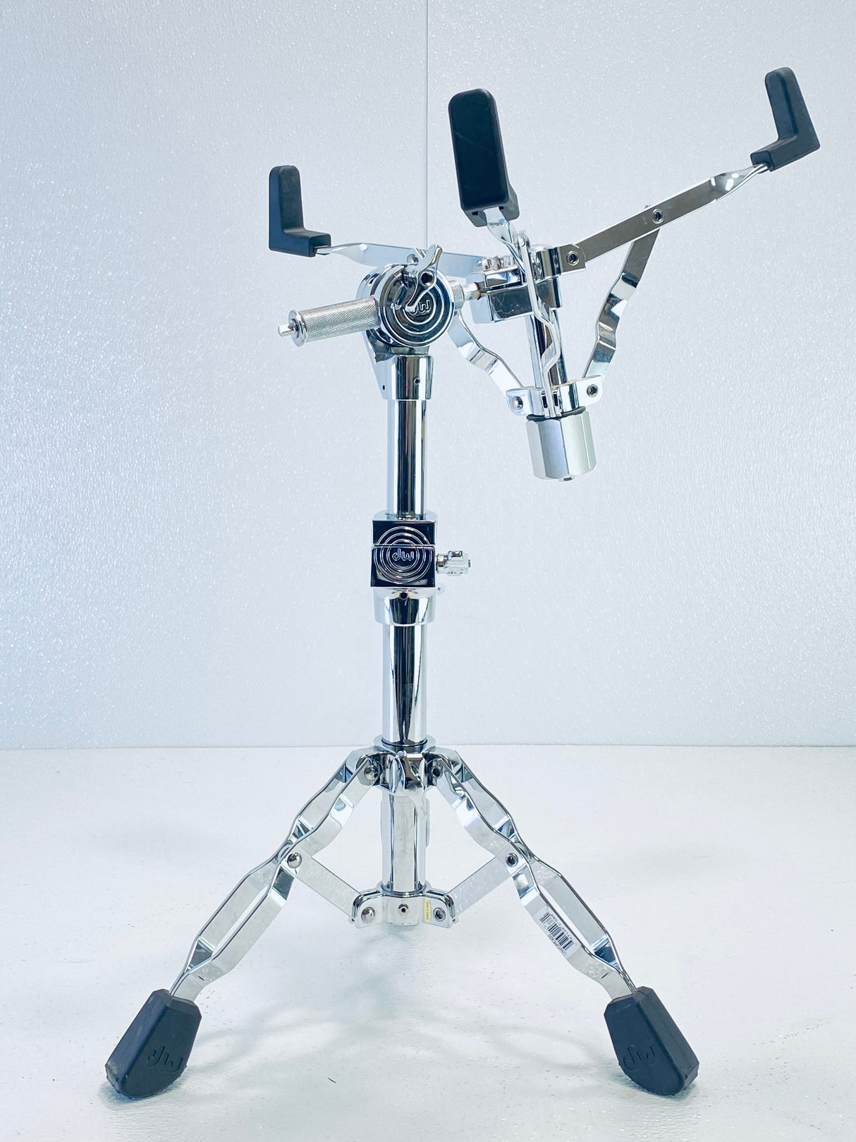 Used DW 5000 Series Snare Stand