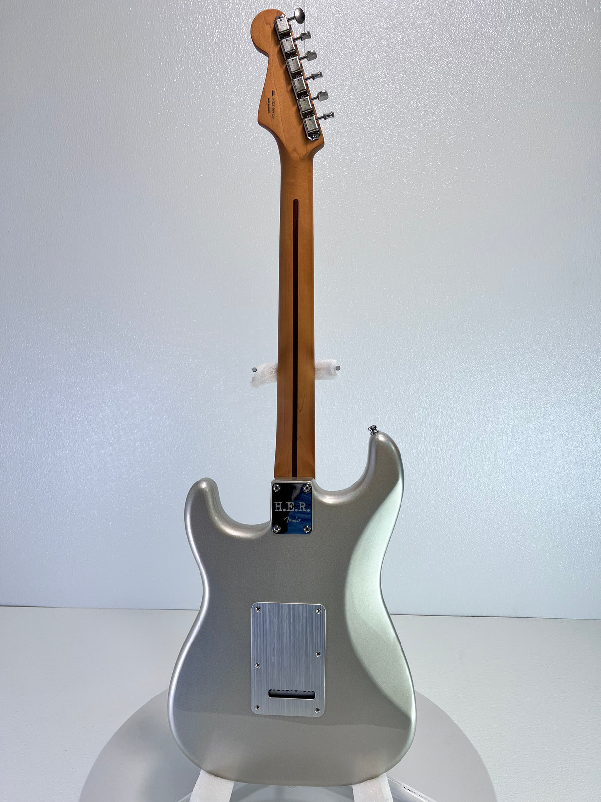 Used Fender H.E.R  MN Stratocaster Chrome Glow W/Case