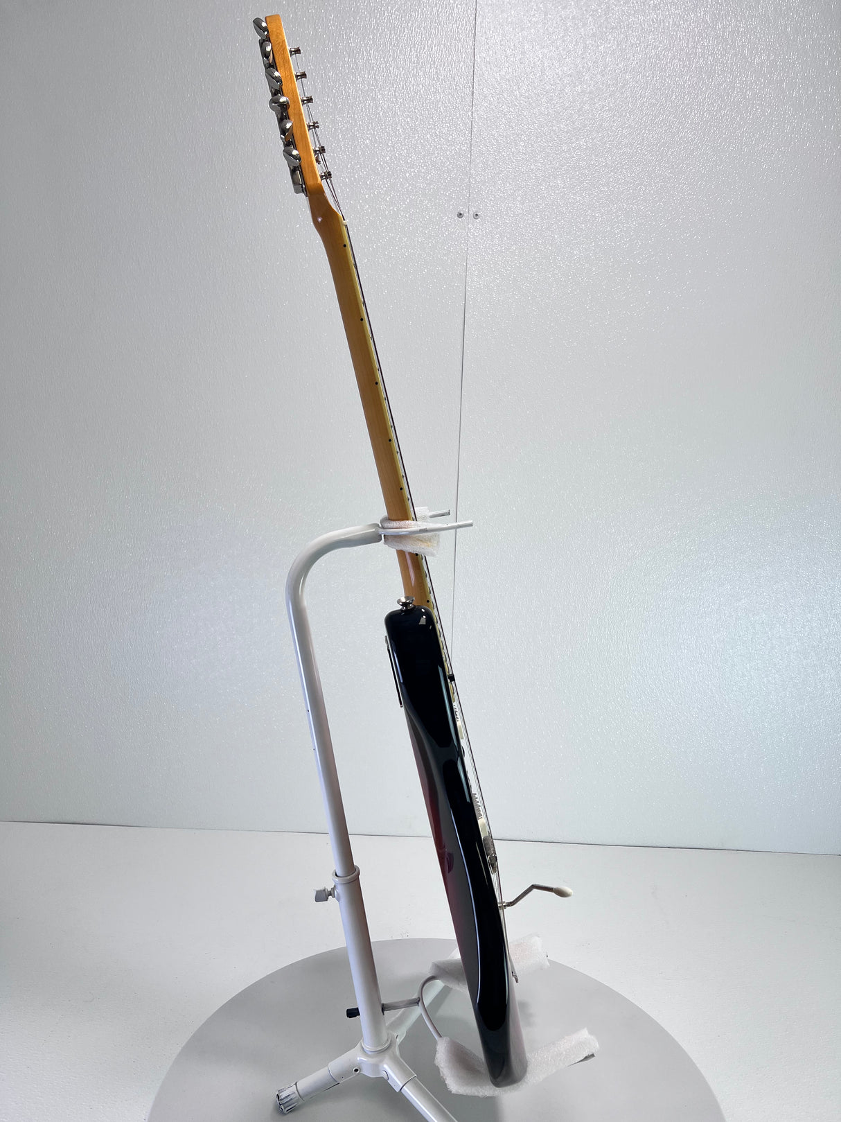 Used Squier Jaguar 3-Tone Sunburst