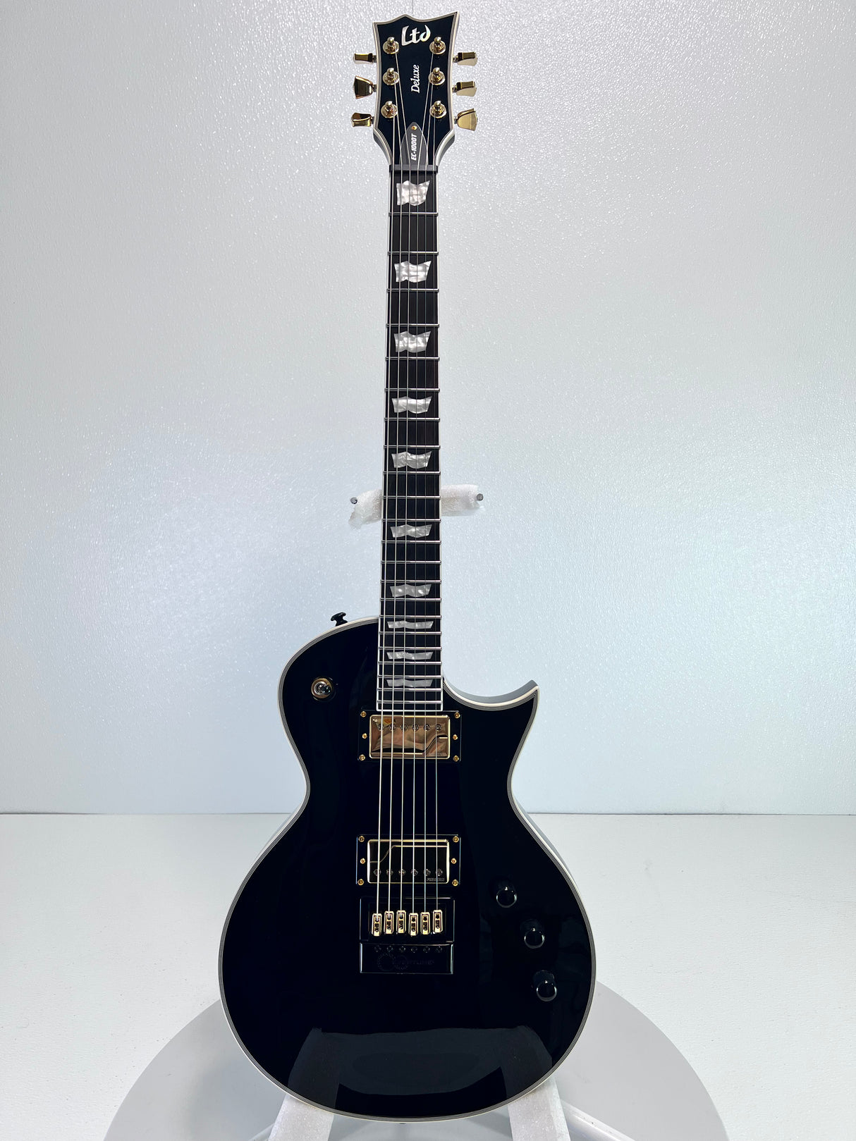Used ESP LTD - EC 1000T CTM Deluxe w Tuning Keys