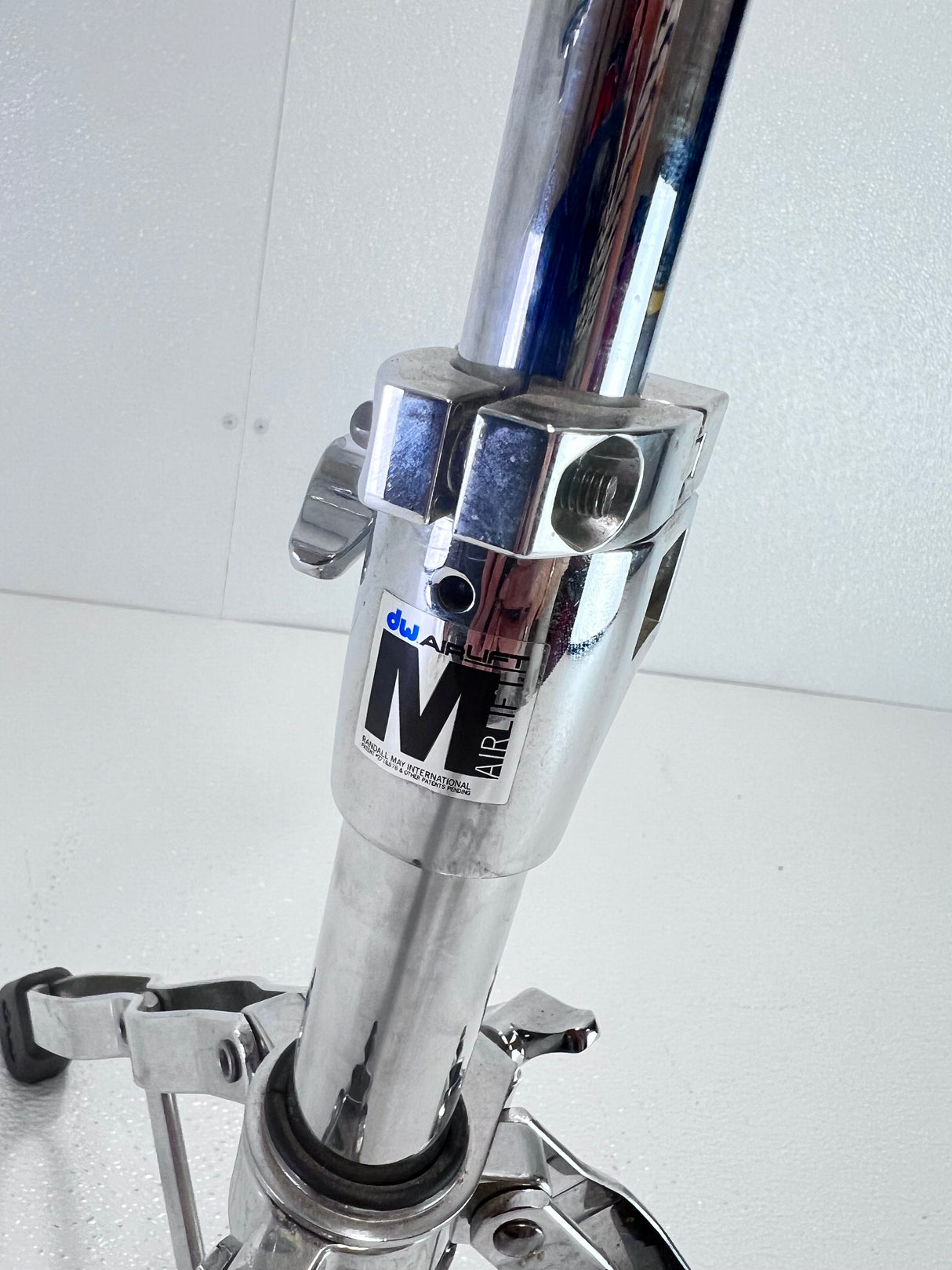 Used DW 9000 Series Snare Stand