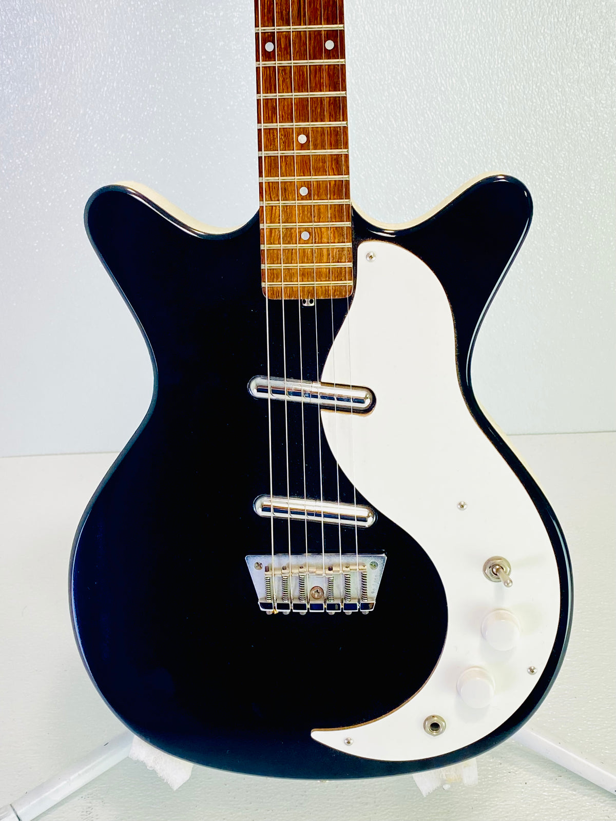 Used Jerry Jones Dano DC 1959 Neptune Model Black W/Gig Bag