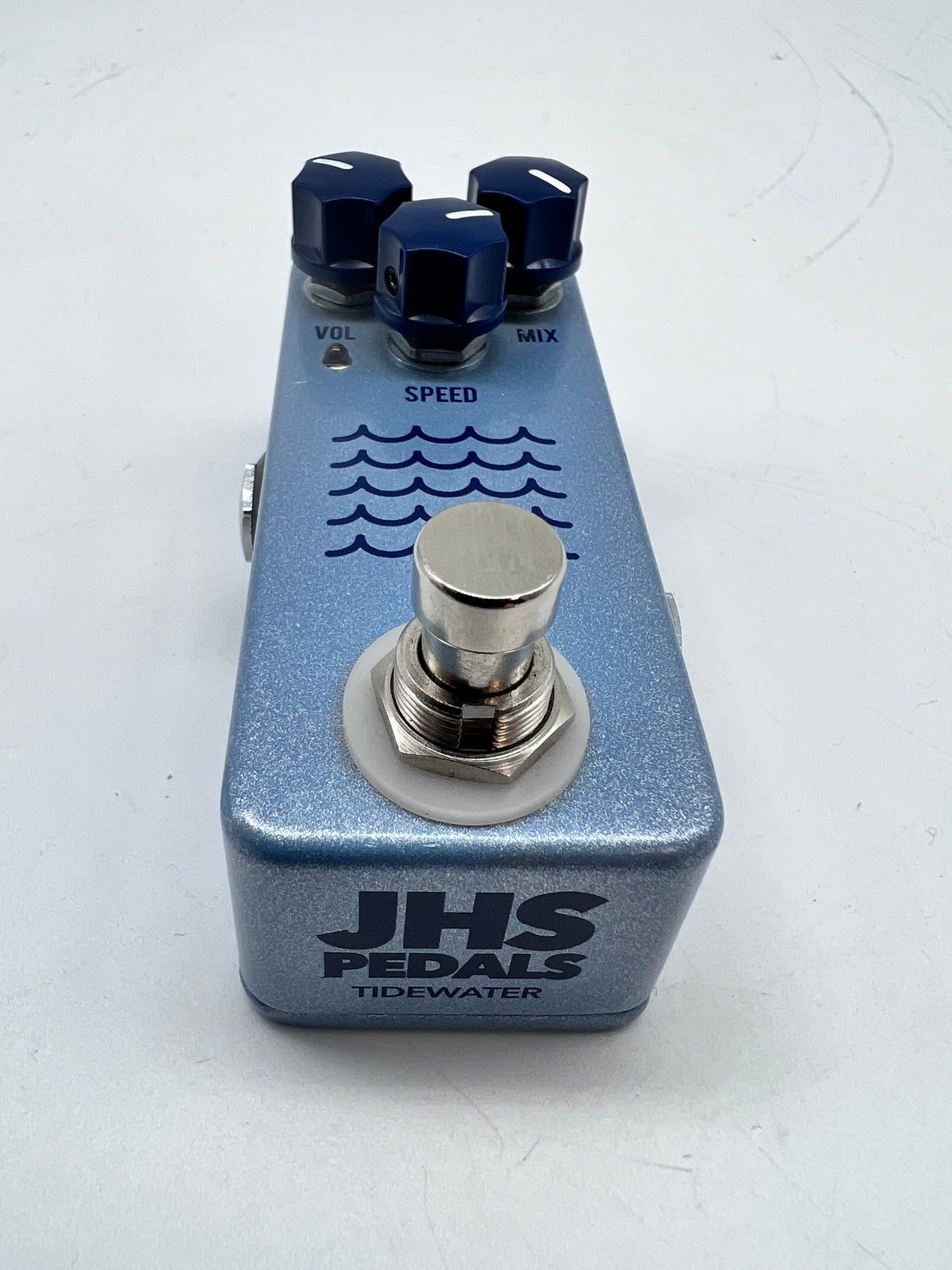 Used JHS Tidewater Tremolo Pedal
