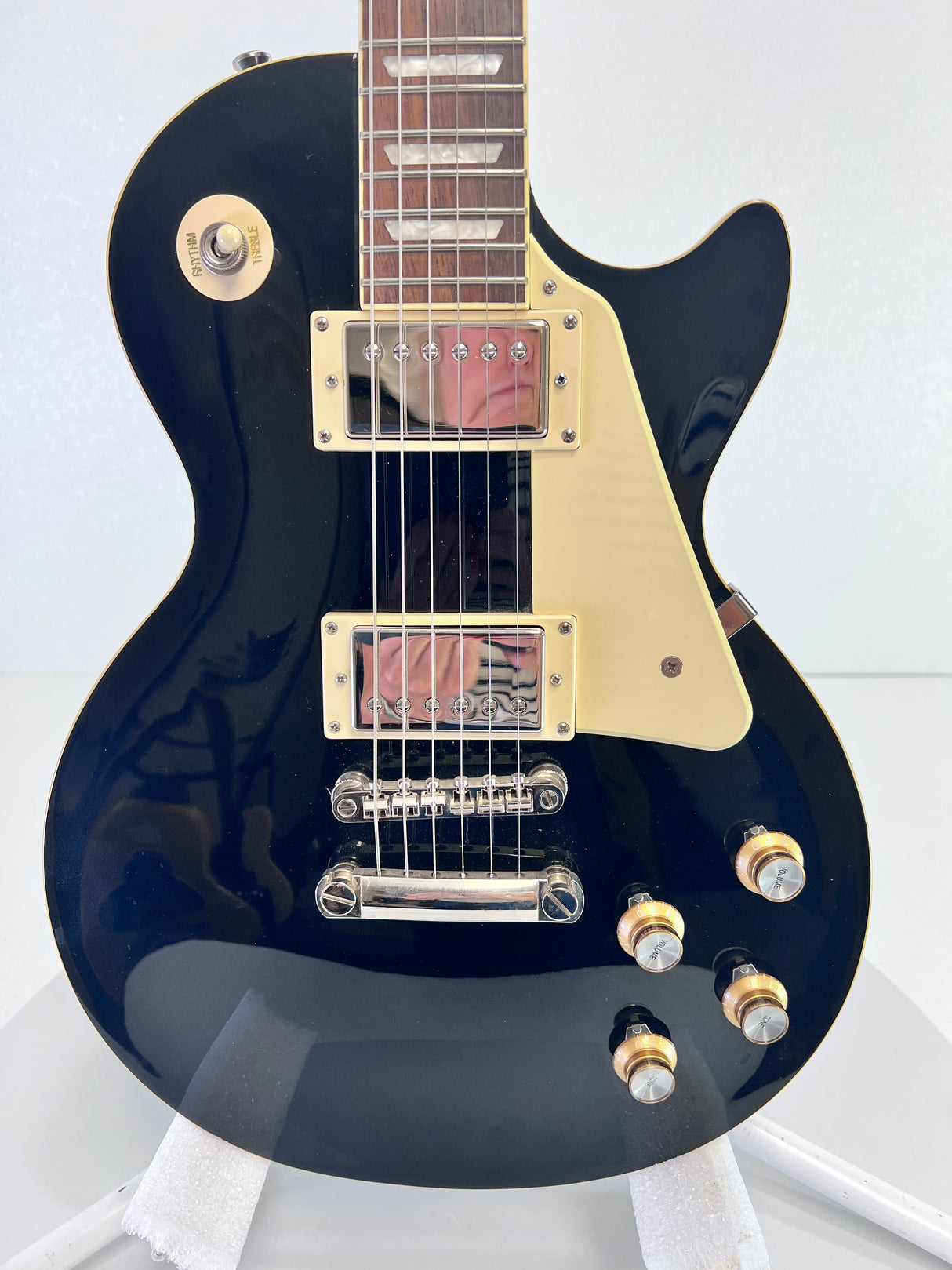 Used Epiphone Les Paul Standard - Black W/Hard Case