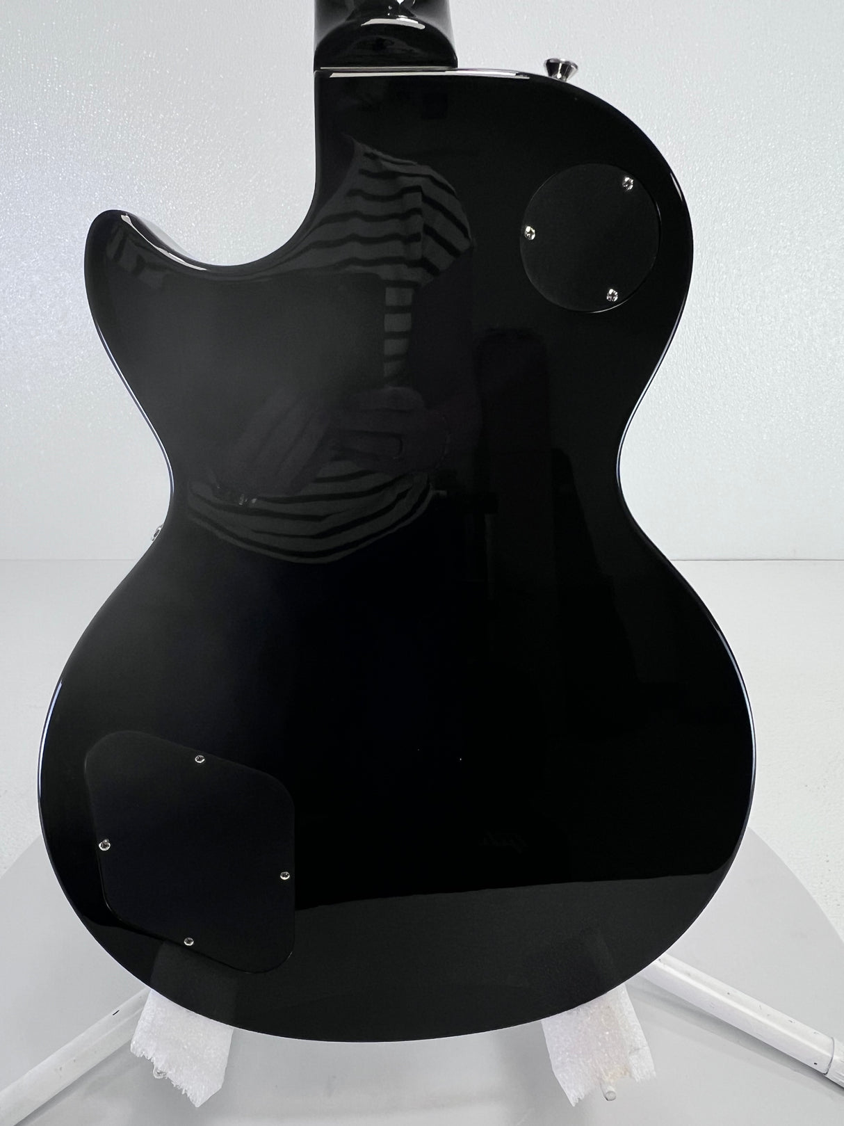 Used Epiphone Les Paul Standard - Black W/Hard Case