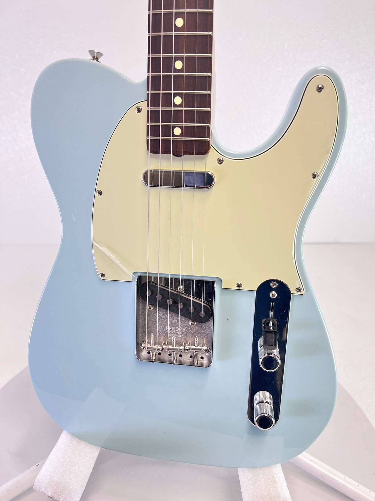 Used Fender 2025 Vintera ll Telecaster Daphne W/ Gig Bag