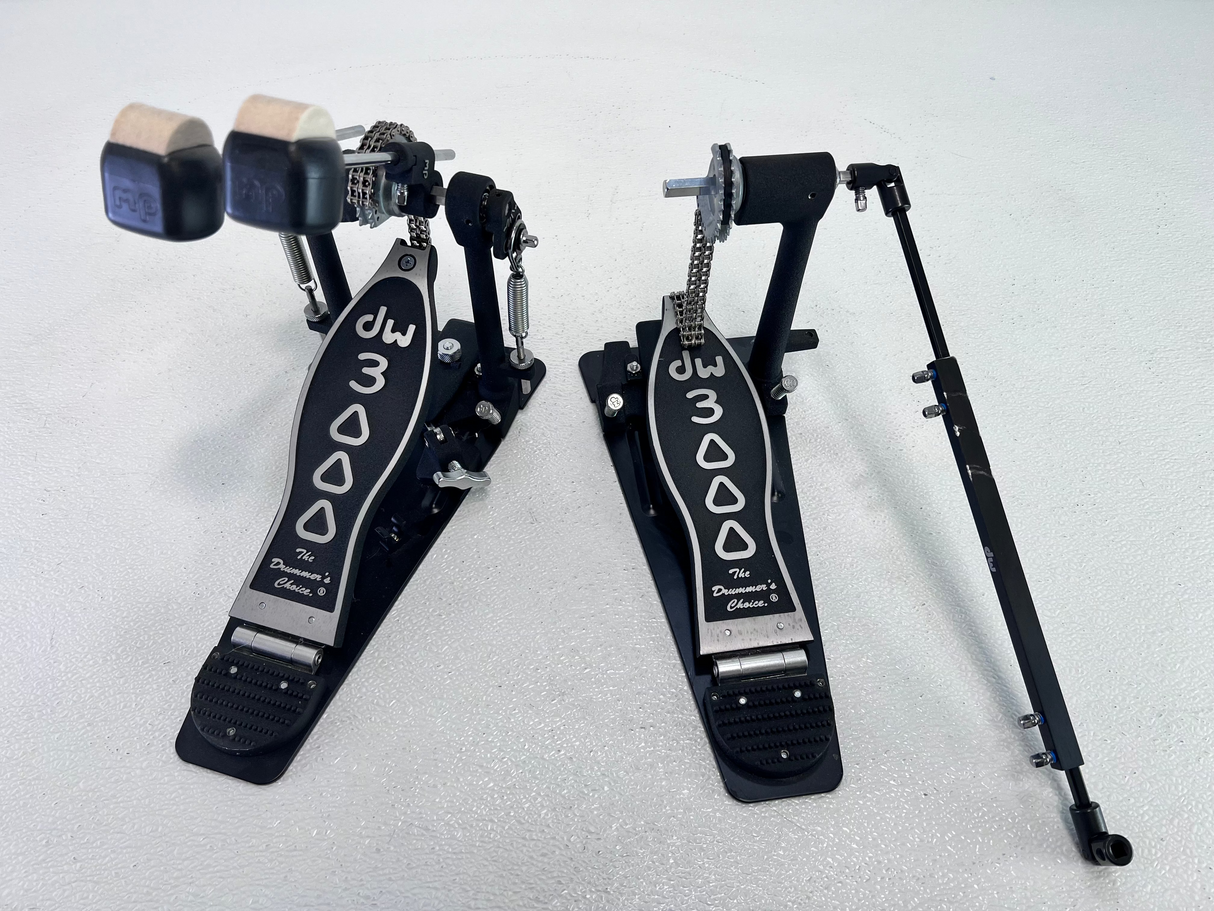 Used DW 3000 Series Double Bass Pedal
