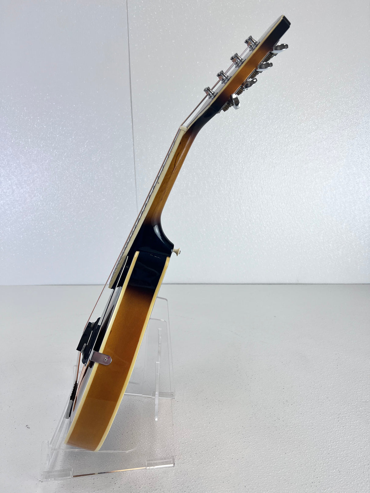 Used Rogue RM-100A Mandolin Sunburst W/Bag