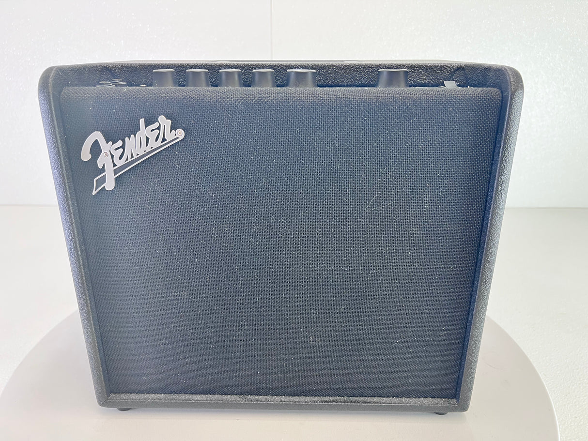 Used Fender Mustang LT25 Amplifier