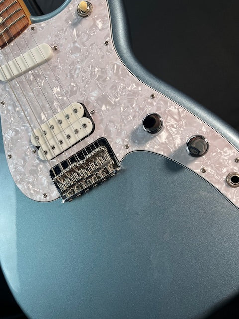 Used Fender Duo Sonic Electric Guitar - Sonic Gray