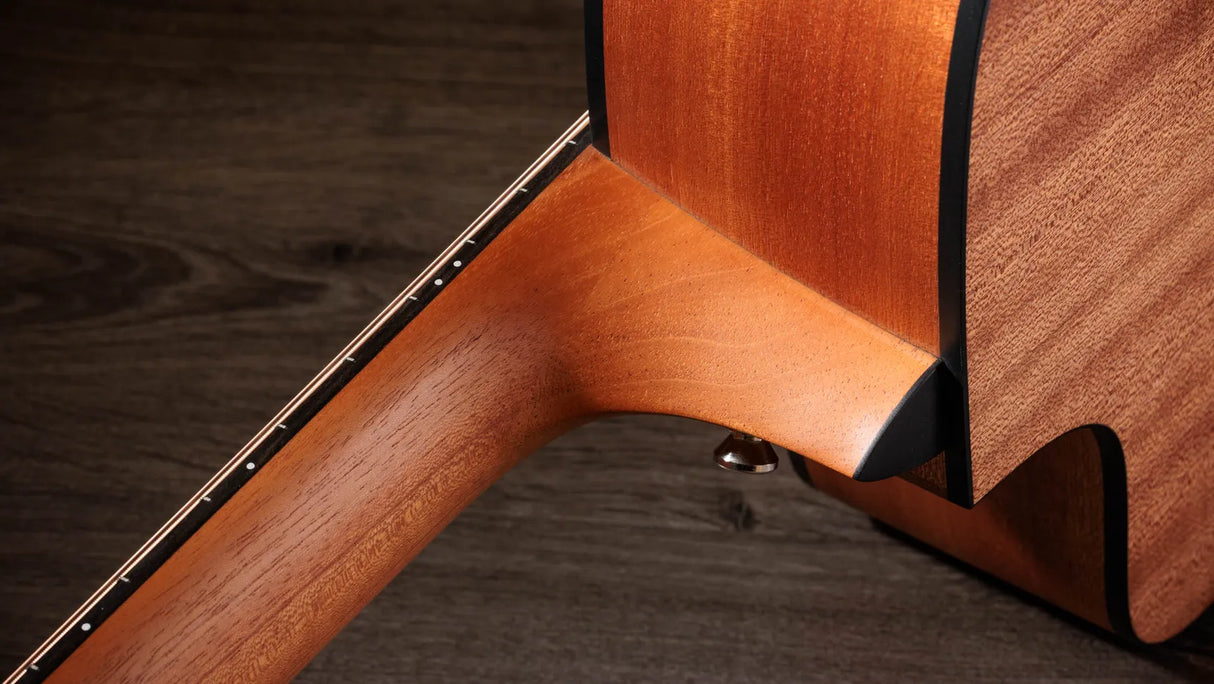 Taylor 150ce Bajo Quinto