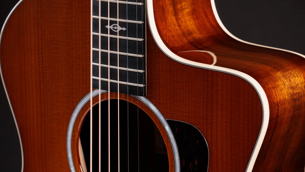 Taylor 214ce-K DLX SE Honeyburst w/ bag