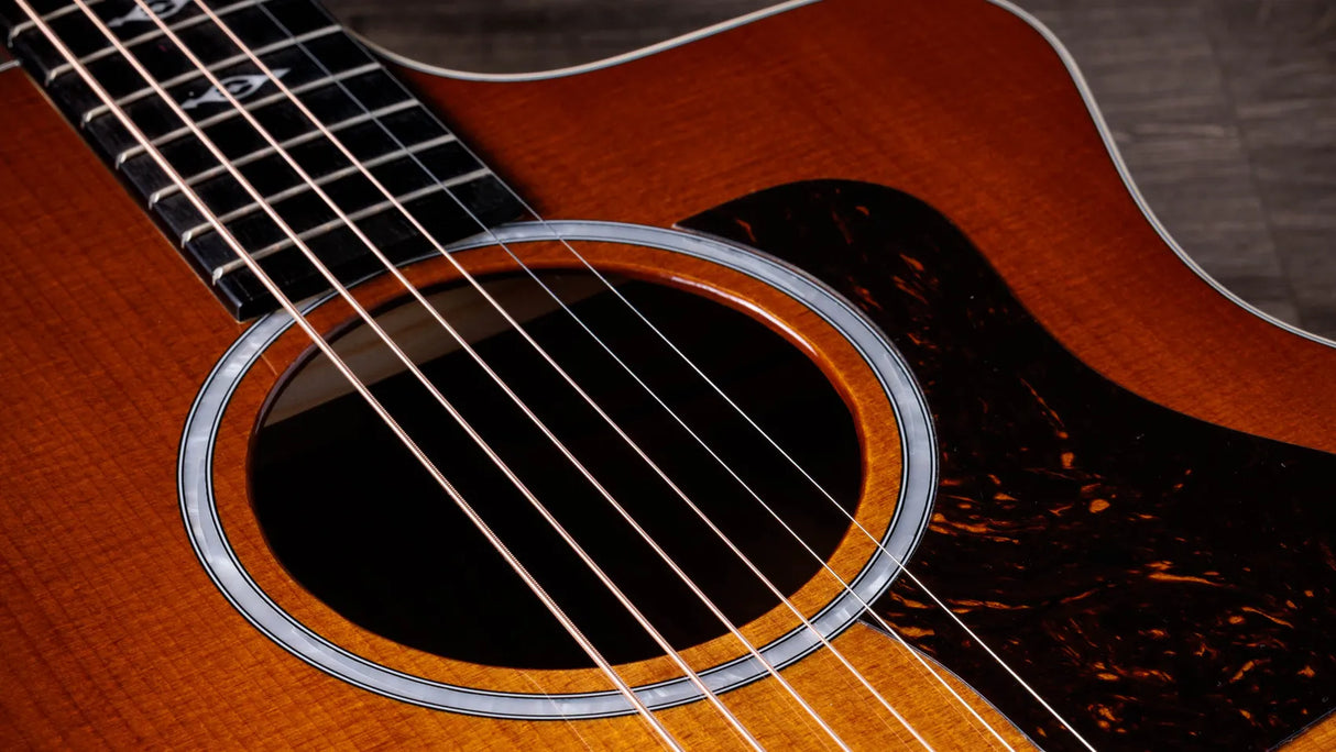 Taylor 214ce-K DLX SE Honeyburst w/ bag