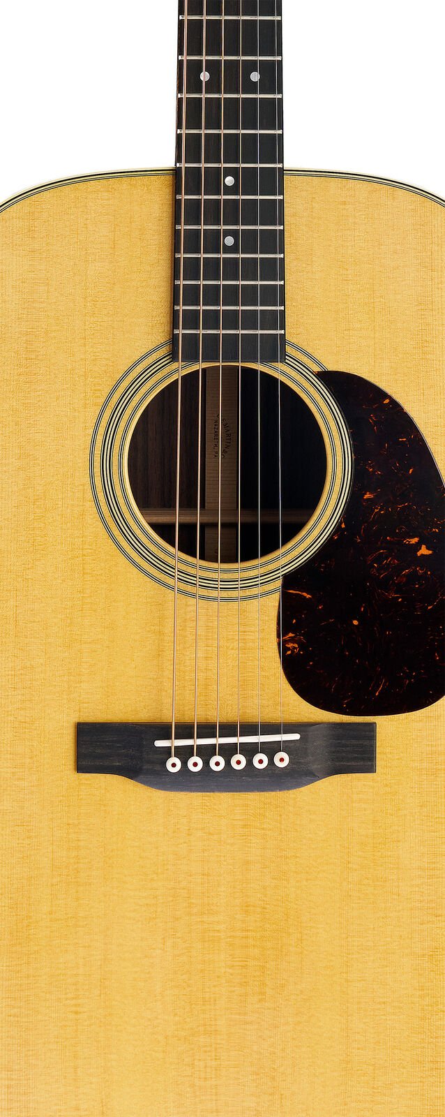Martin D-28 w/ Molded Hardshell Case