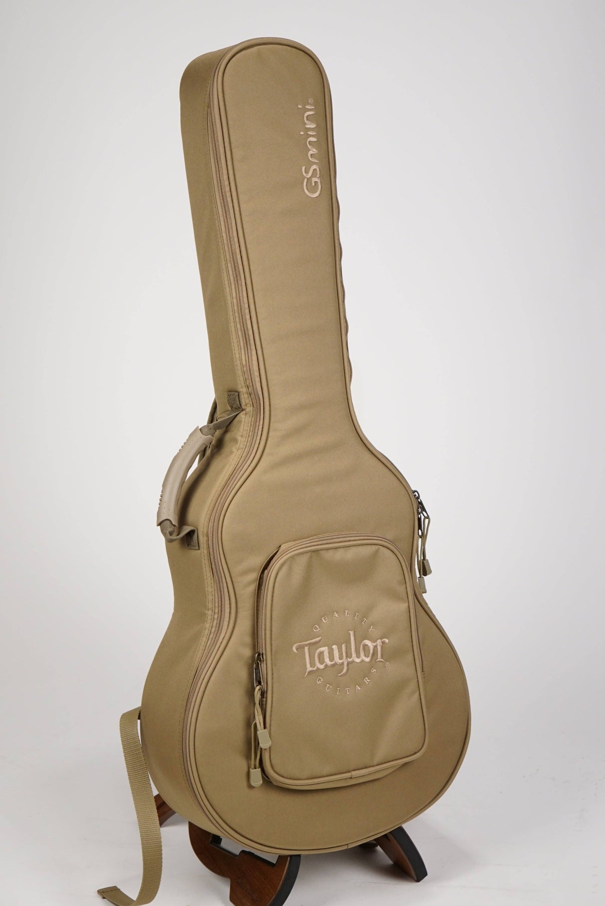 Taylor GS Mini-e Bass Natural w/ bag